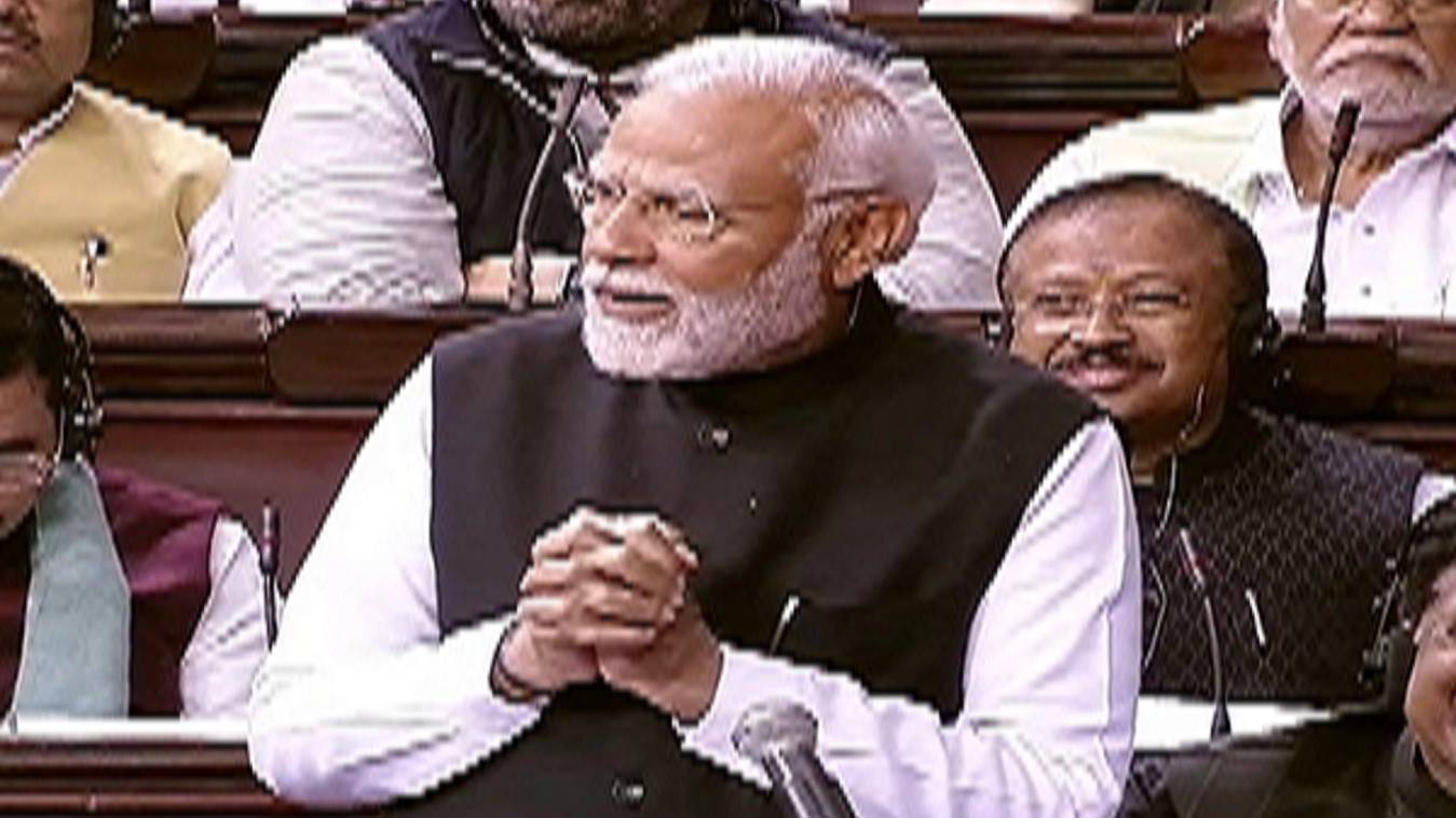 राज्यसभा में भारी हंगामे के बीच पीएम बोले, 'जितना कीचड़ उछालोगे, उतना कमल खिलेगा