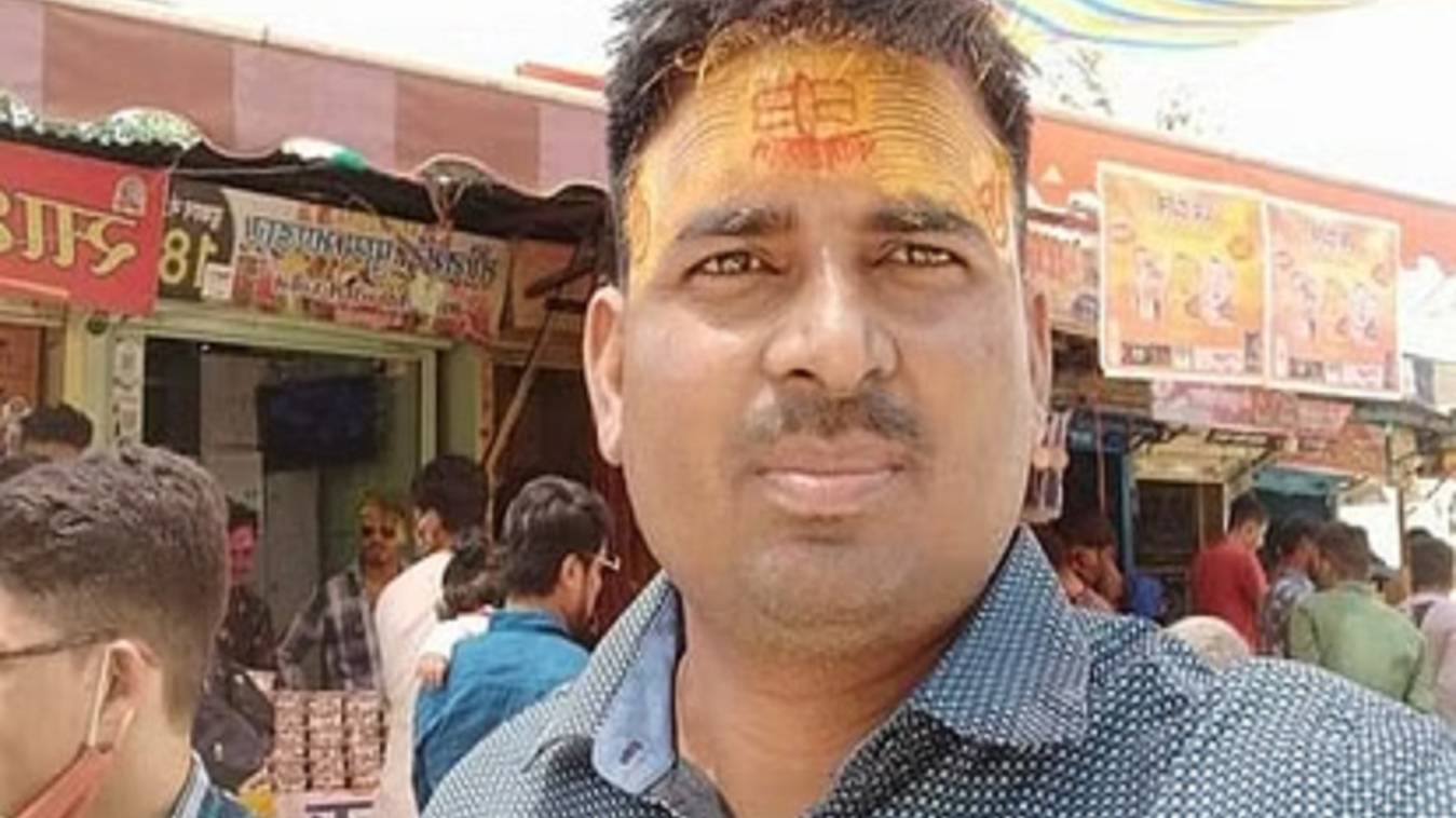 बनारस निवासी हिमालया के सेल्स ऑफिसर की सुल्तानपुर में कुल्हाड़ी से काटकर हत्या