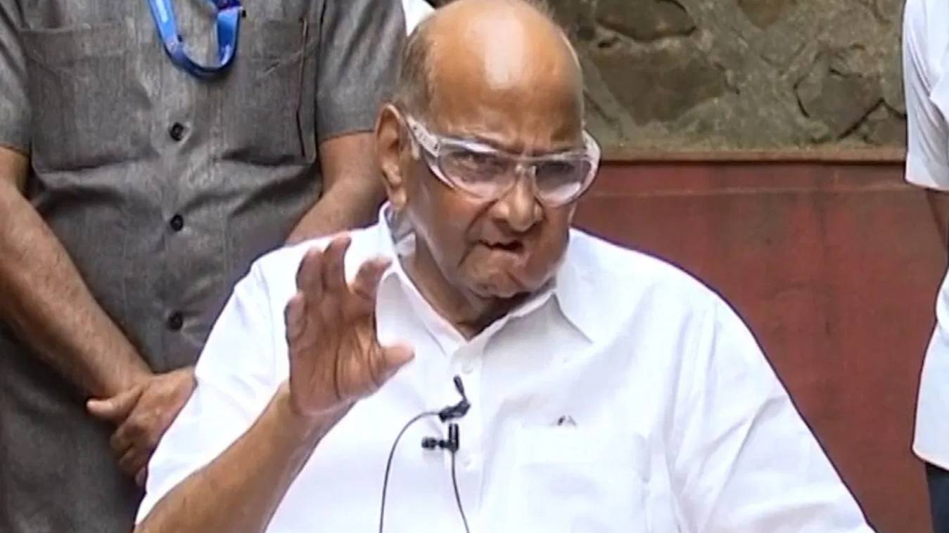 शरद पवार ने NCP प्रमुख पद से दिया इस्तीफा, अजीत पवार बोले- हमेशा रहेंगे एनसीपी परिवार के मुखिया
