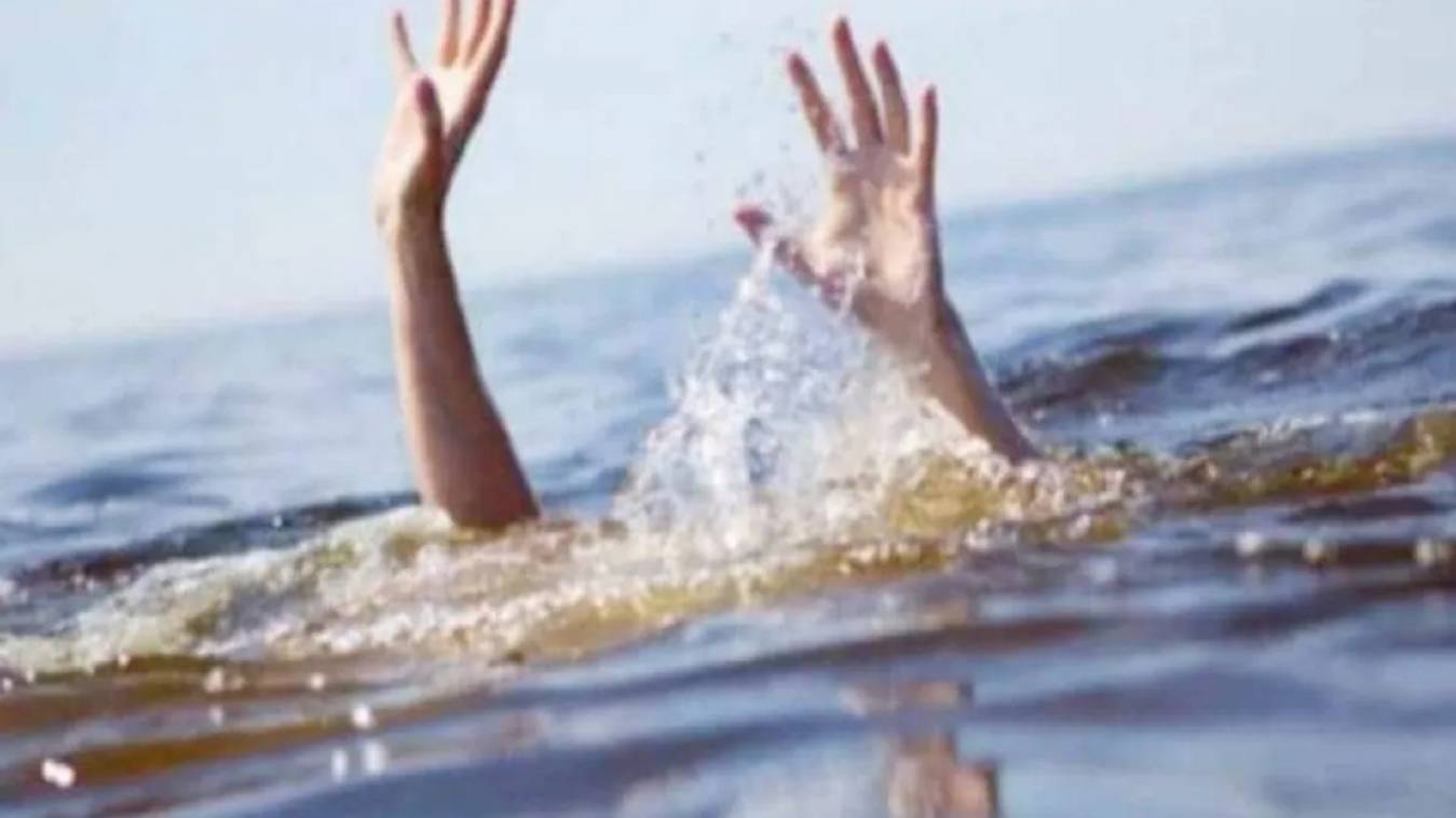 Varanasi: दोस्तों संग दर्शन करने आए युवक की मारकण्डेय घाट पर गंगा में डूबने से मौत, 4 घंटे बाद निकाला गया शव