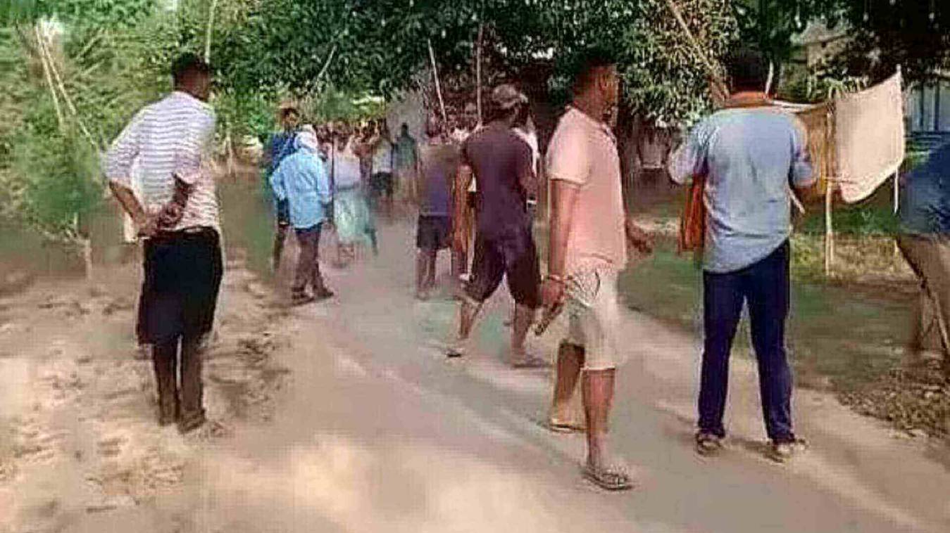 वाराणसी में दो गांव के लोगों में जमकर हुई मारपीट, कई घायल