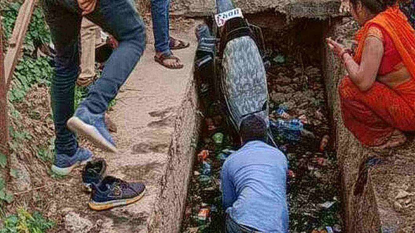 बलिया नगर पालिका की बड़ी लापरवाही, खुला छोड़ा नाला, आए दिन हो रहे हैं हादसे