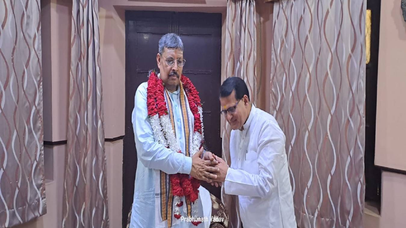 प्रो. हरेराम त्रिपाठी बने कवि कुलगुरू कालिदास संस्कृत विवि. के कुलपति, बधाई देने वालों का लगा तांता 