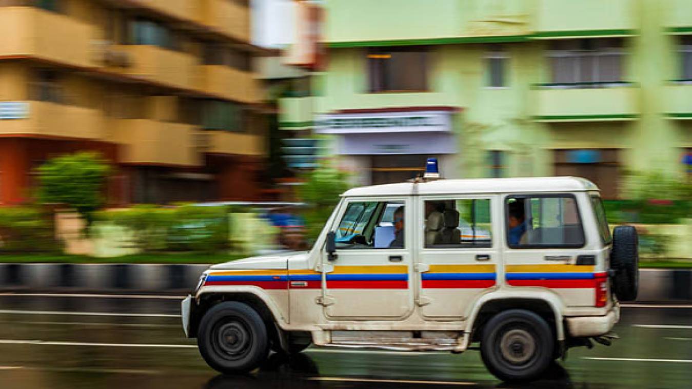 यूपी पुलिस का एक्शन:  50 हजार का शातिर बदमाश झारखंड में अरेस्ट