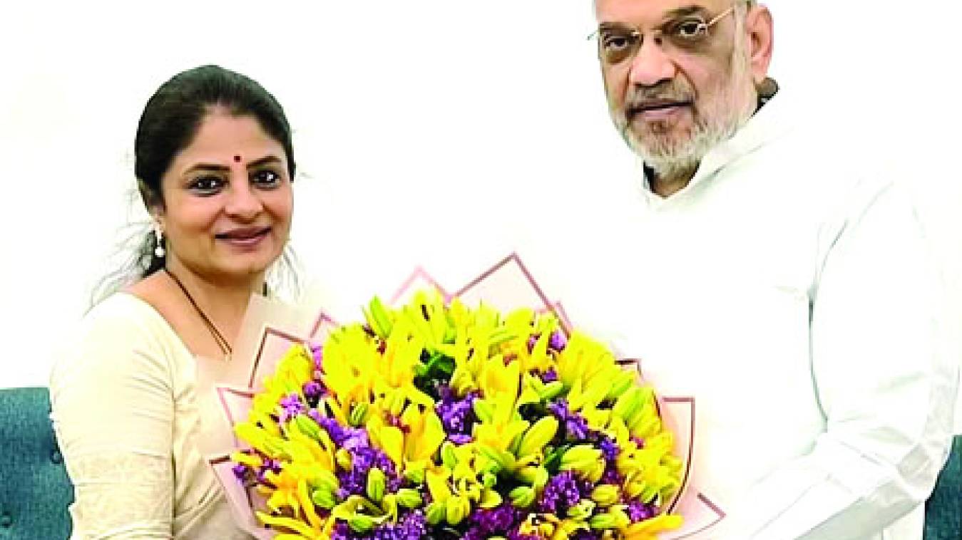 गृहमंत्री शाह से मिलीं श्रीकला, पति धनंजय ने बीजेपी को दिया था समर्थन