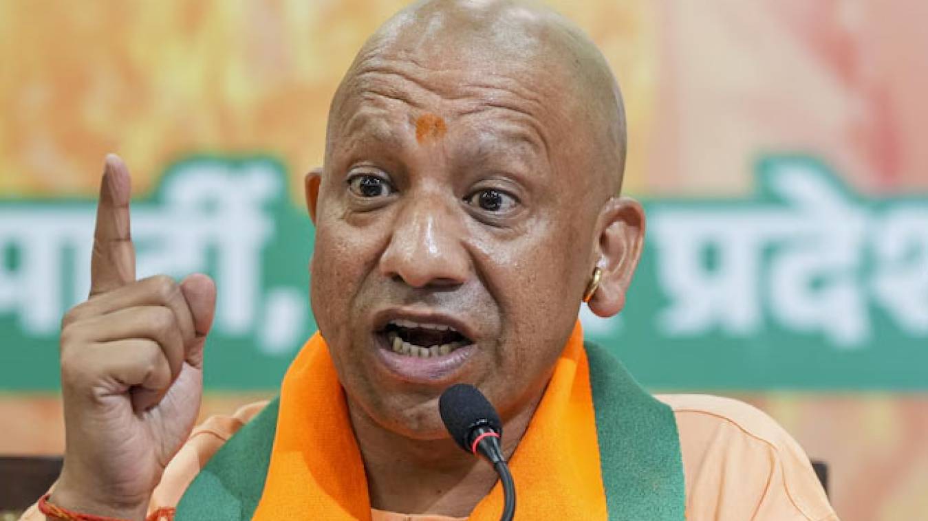 सीएम योगी का विपक्ष पर तंज, बोले- दंगाइयों की ठुकाई के लिए बुलाए जाते हैं  PAC  के जवान