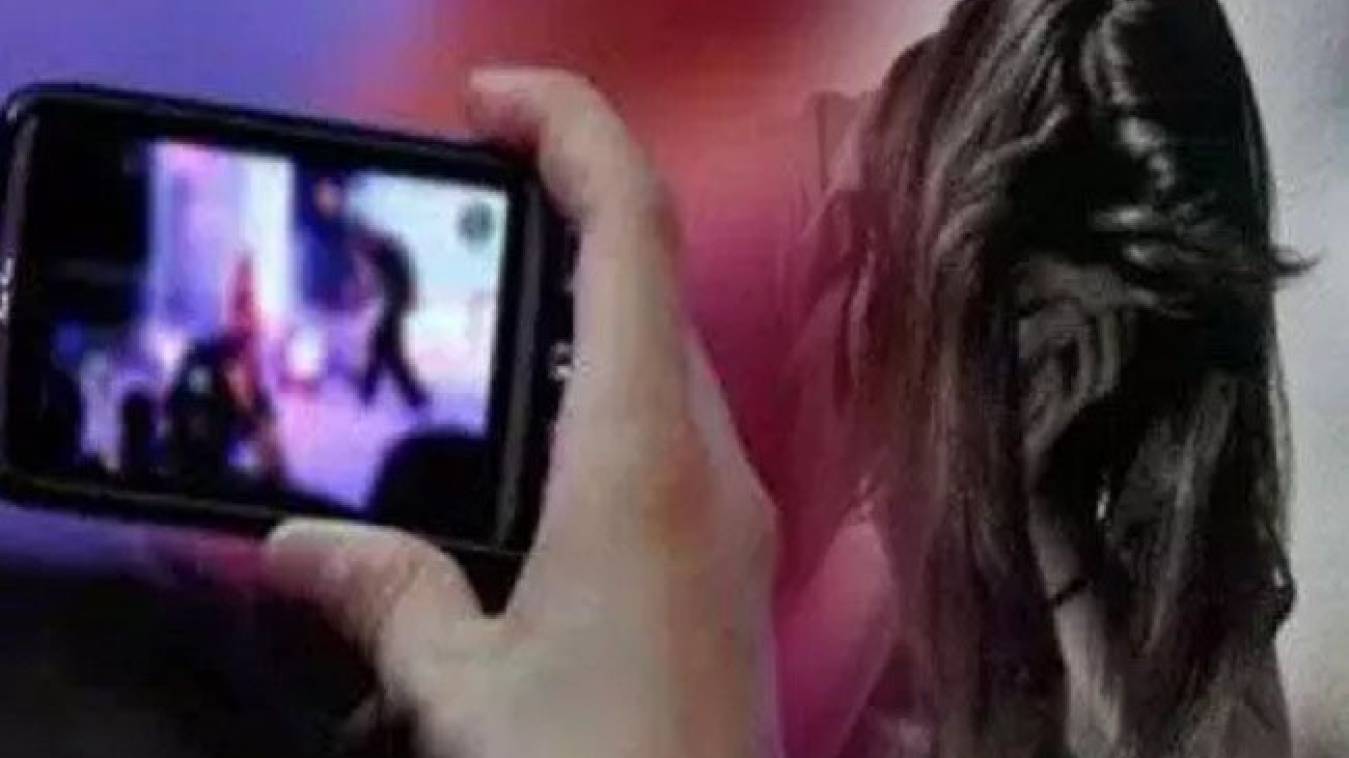  प्रेम जाल में फंसाया, फिर शारीरिक संबंध बनाया; अब फोटो-वीडियो वायरल की दे रहा धमकी