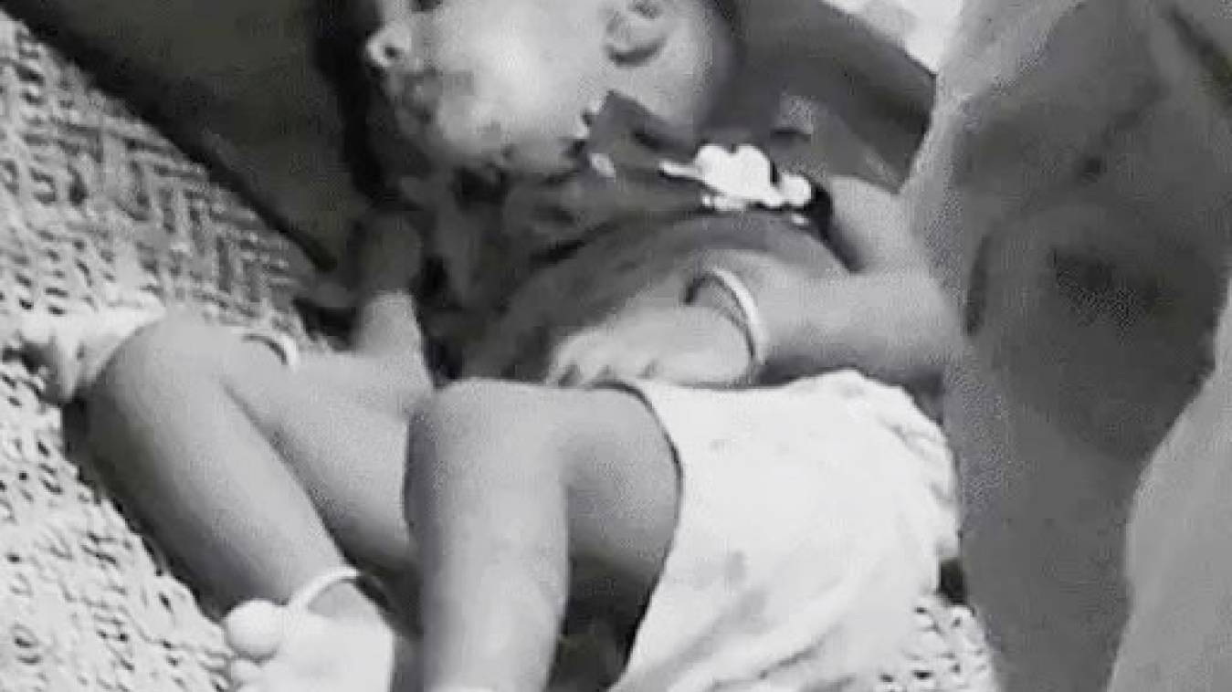  मां ने पहले बच्चे का गला रेता फिर खुद की भी  काटी गर्दन