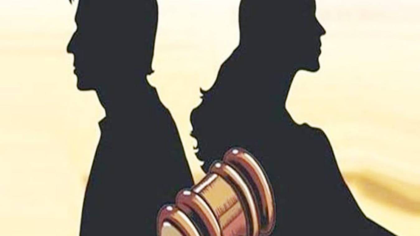  पत्नी का पति को वैवाहिक अधिकारों से दूर रखना क्रूरता, अलग कमरे में रहने पर की टिप्पणी