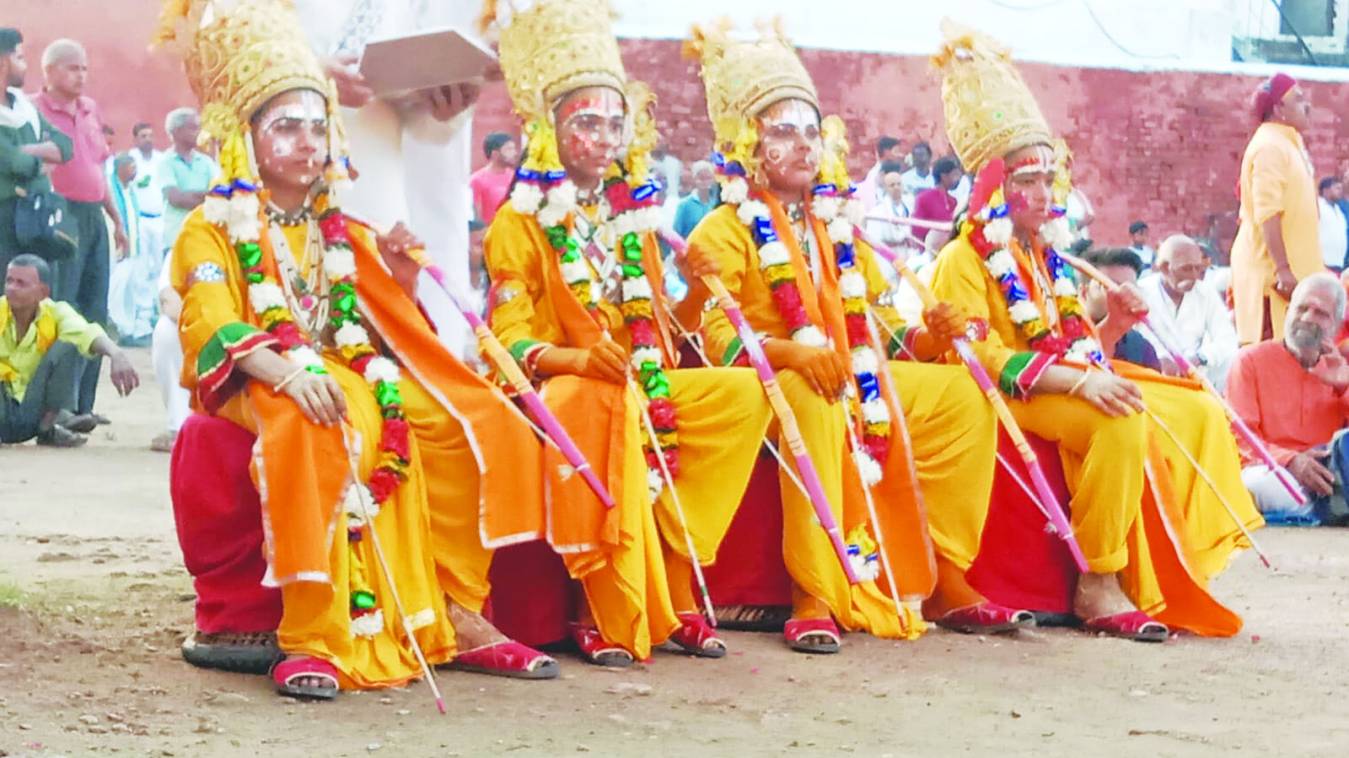 प्रभु के चरणों की रज पड़ते ही जीवंत हो उठीं अहिल्या