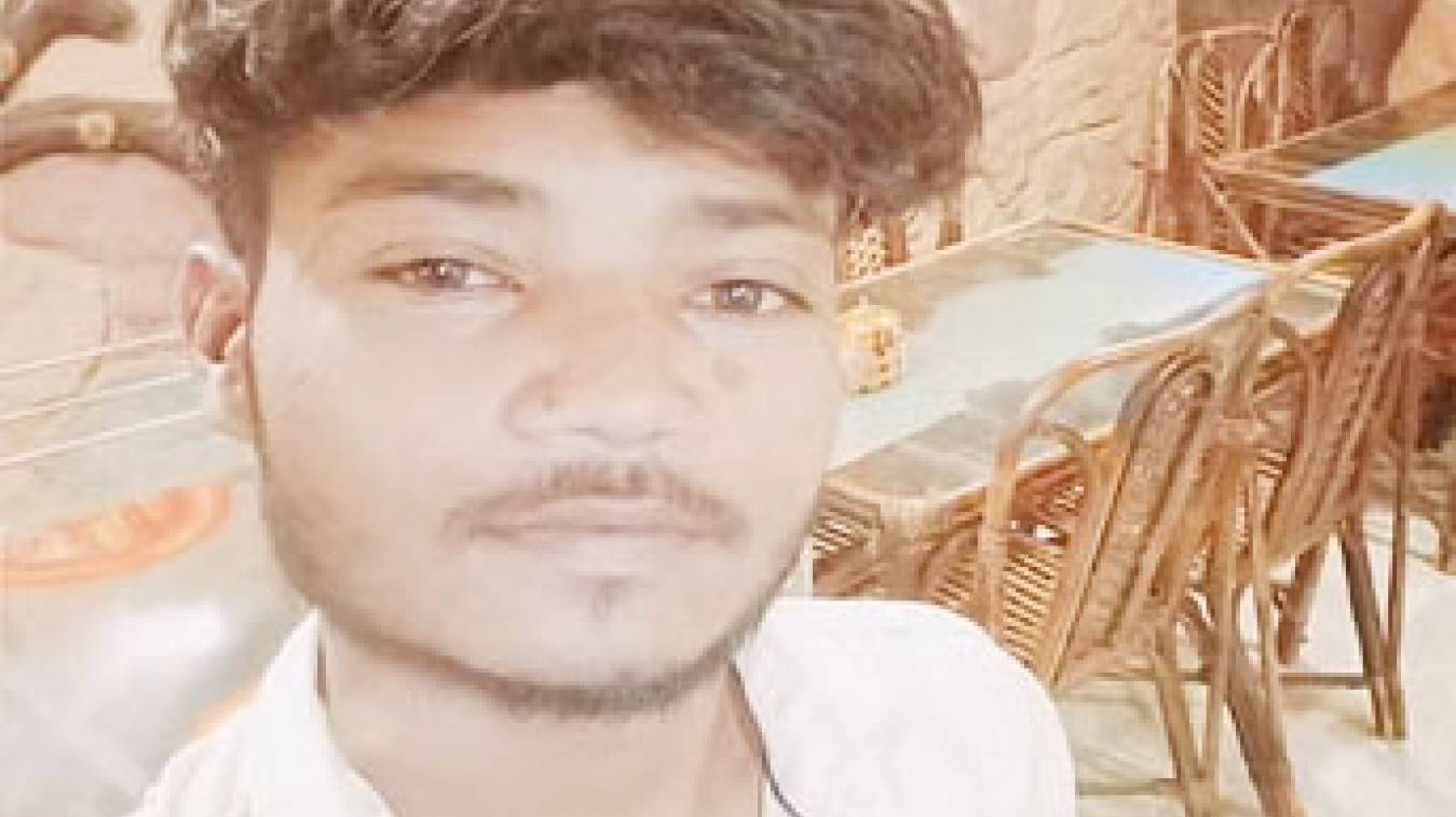  दरोगा ने पकड़ने के लिए दौड़ाया तो युवक ने फांसी लगाकर दी जान