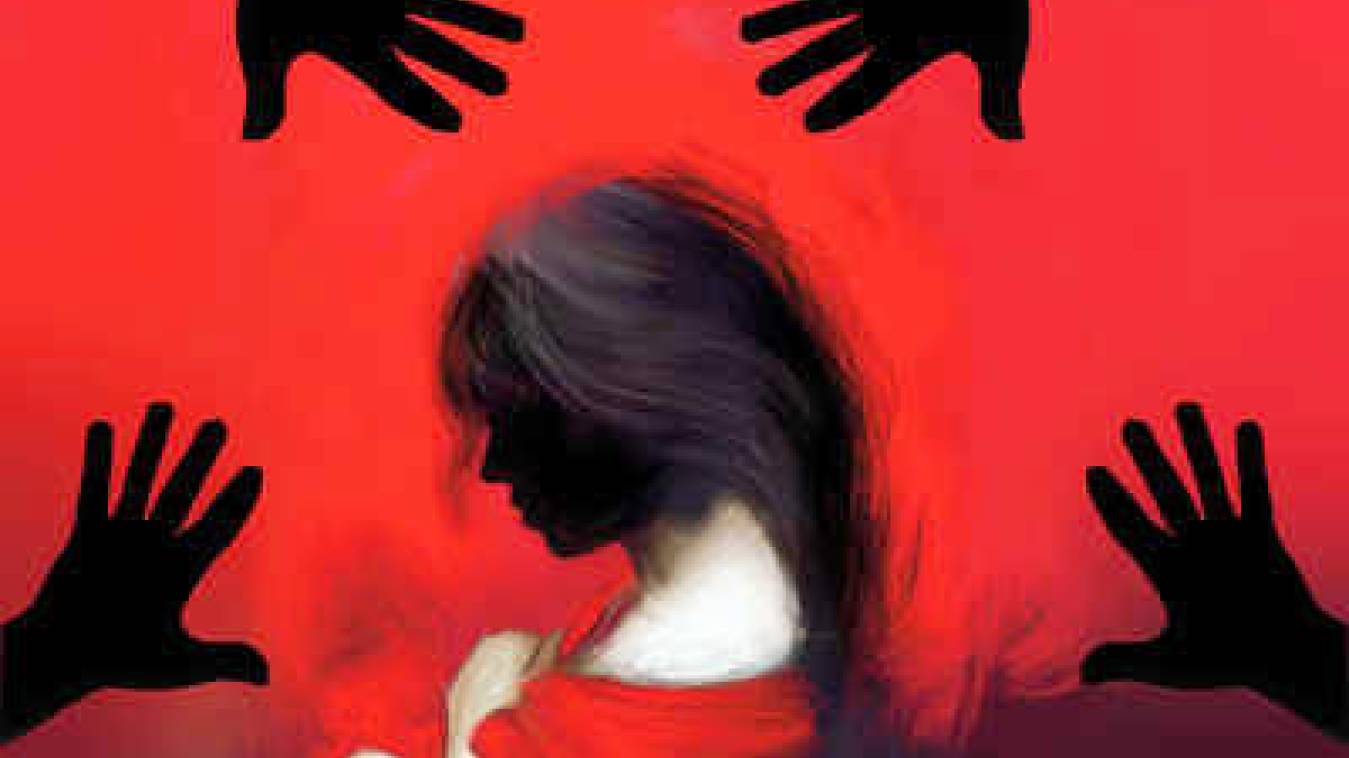 छात्रा का बैग छीन, कार में खींचा... होटल ले जाकर किया गैंगरेप