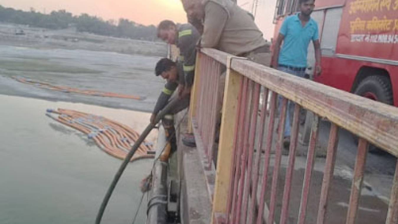 शास्त्री पुल से प्रेमिका ने लगाई गंगा में छलांग