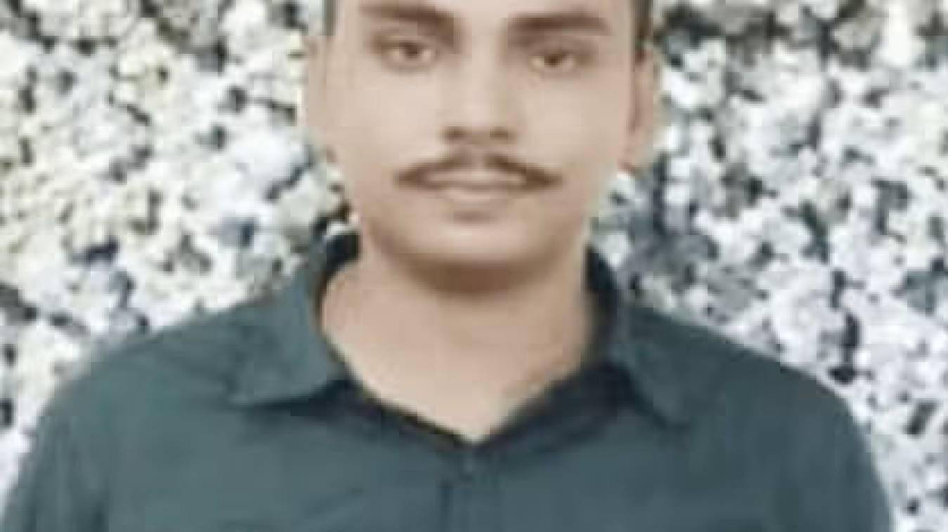 लाइसेंसी राइफल से गोली मारकर बेटे ने की आत्महत्या