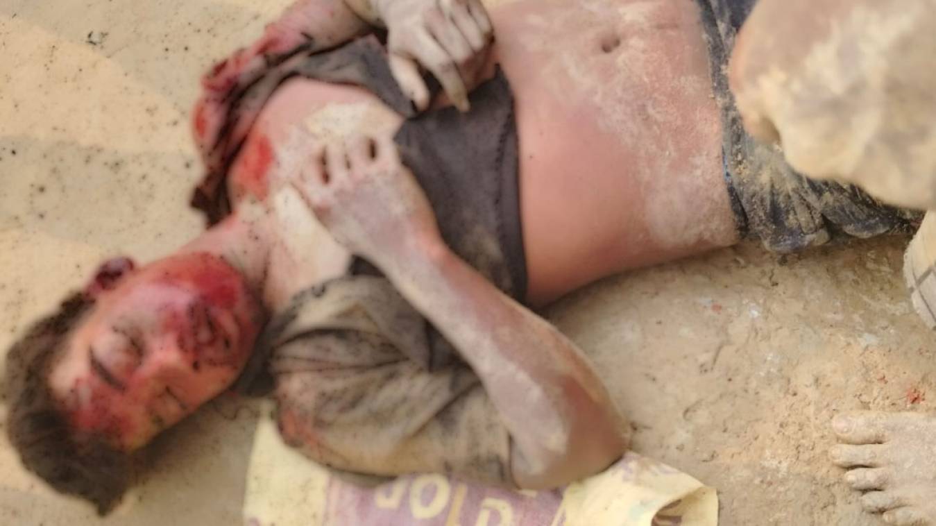 वाराणसी में निर्माणाधीन होटल की  दीवार गिरी ,एक मजदूर की मौत, सात हुए घायल 