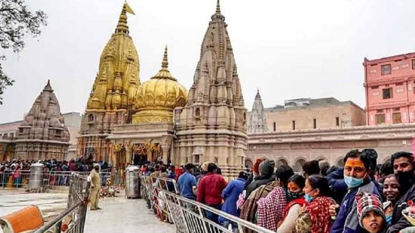 काशी विश्वनाथ कॉरिडोर की तीसरी वर्षगांठ पर सजा बाबा का भव्य दरबार, आज होंगे सांस्कृतिक कार्यक्रम 