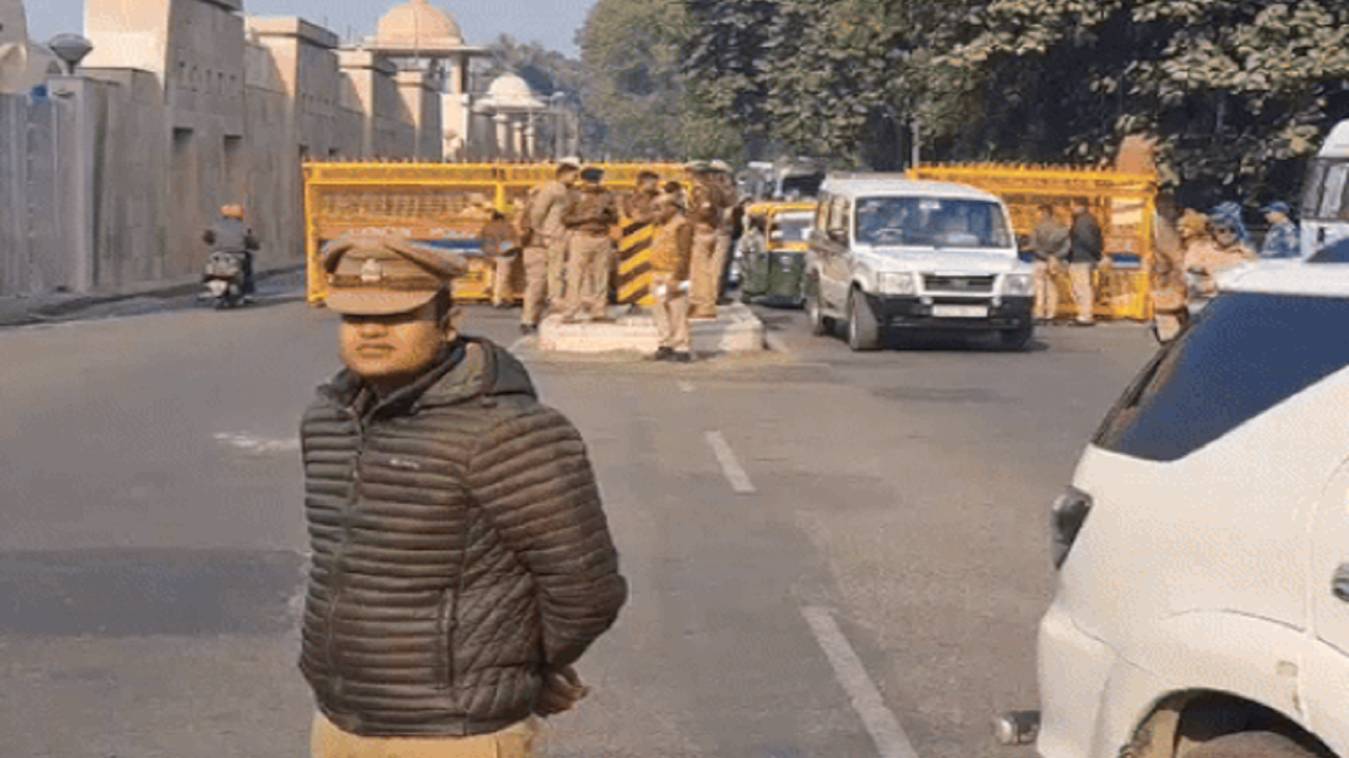 यूपी विधानसभा का घेराव को लेकर अजय राय समेत कई दिग्गज नेता हाउस अरेस्ट