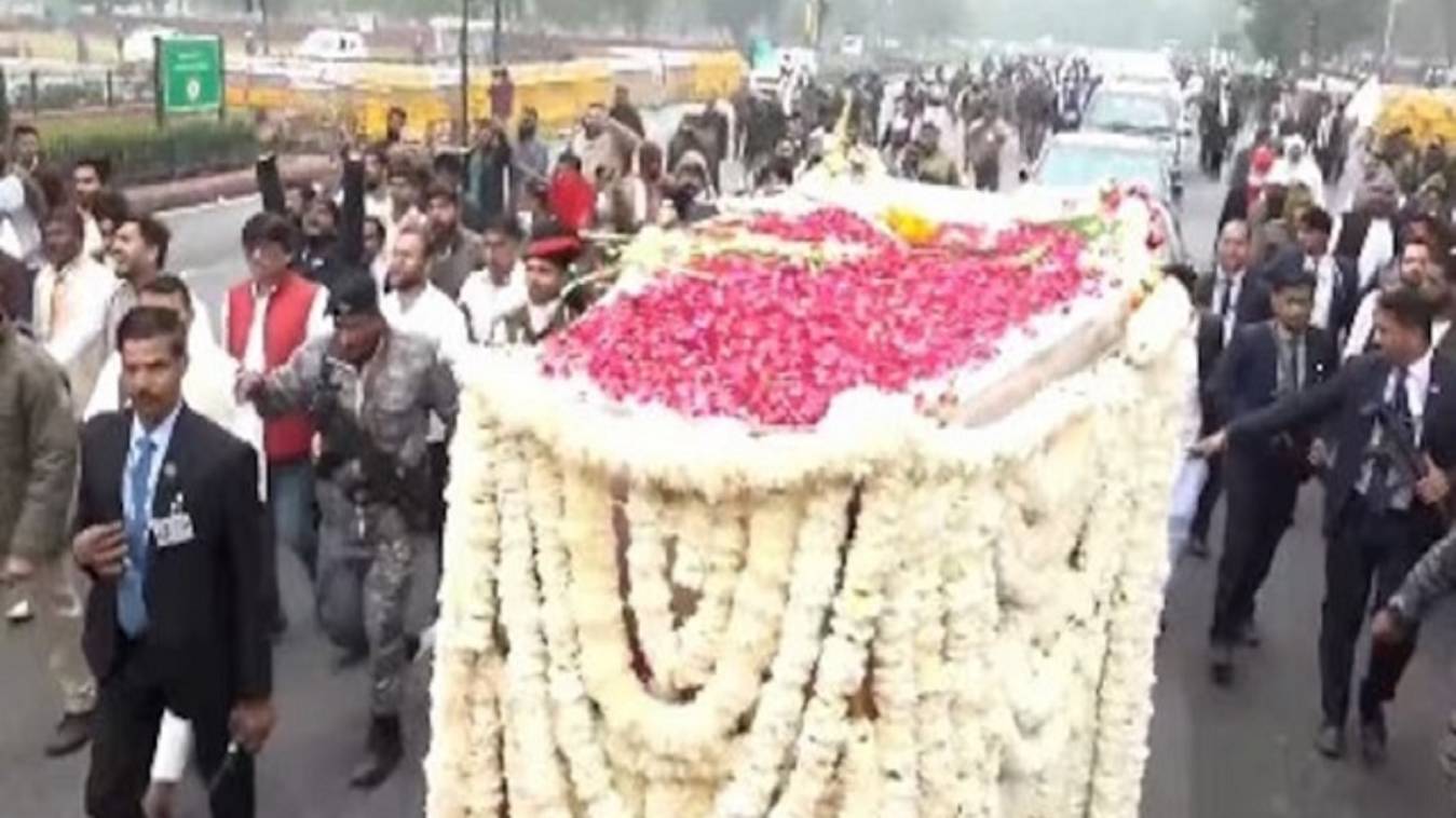 कुछ ही समय में मनमोहन सिंह का पार्थिव शरीर पहुंचेगा निगम बोध घाट, राजकीय सम्मान से होगा अंतिम संस्कार