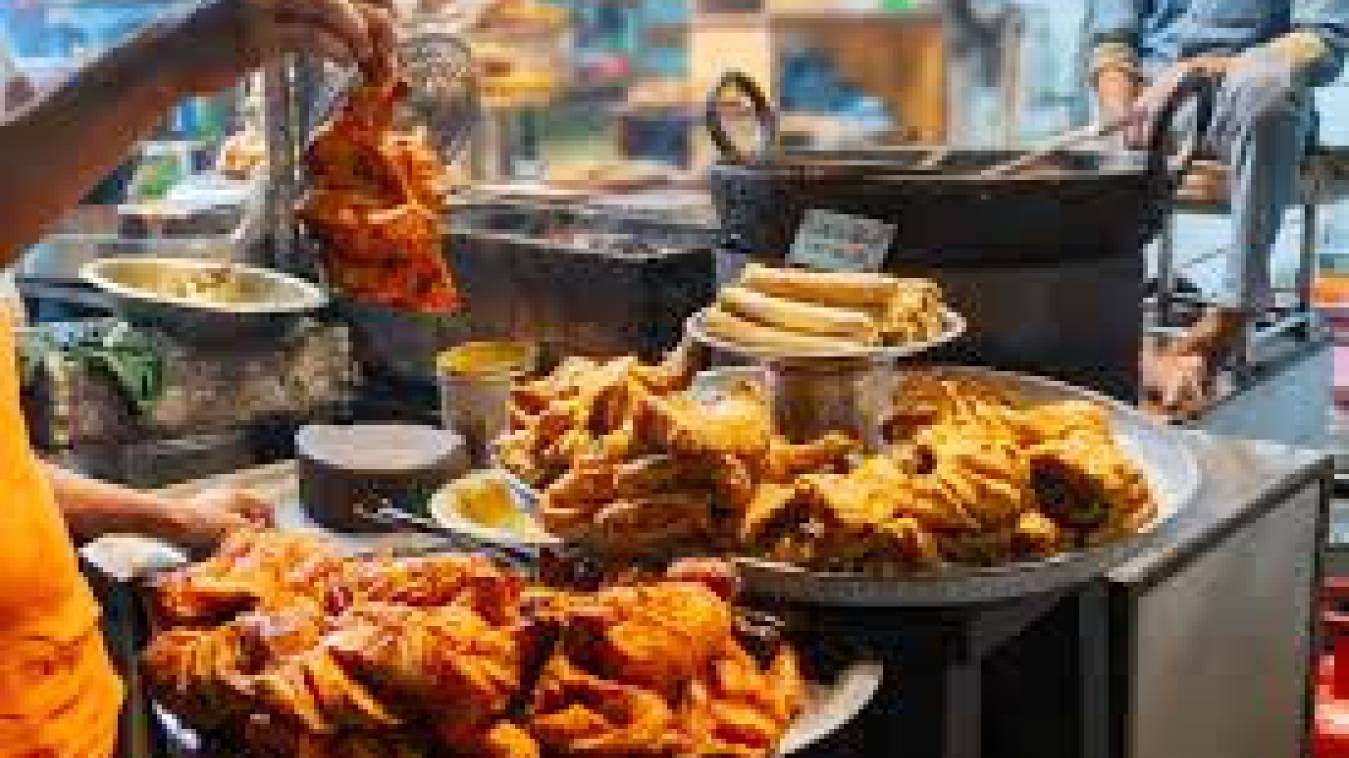 रेस्टोरेंट, फूड स्ट्रीट परोस रहे घटिया भोजन