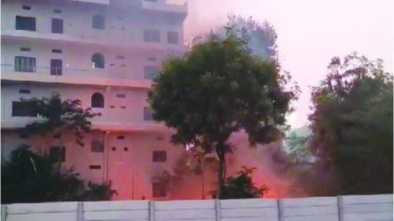 रिहायसी इलाकों में बड़े पैमाने पर चल रहा अवैध कबाड़ का धंधा 