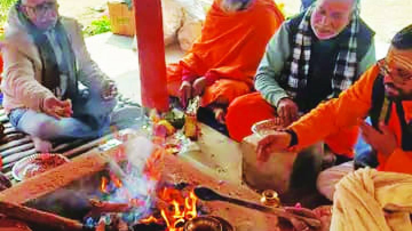 महाकुंभ में उठी गूंज, काशी हो मांस-मदिरा मुक्त