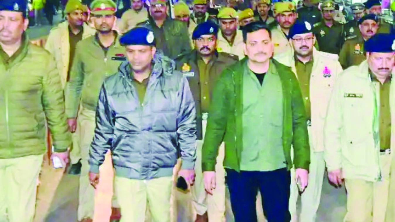 सड़क पर उतरे सीपी, गश्त कर देखी यातायात व्यवस्था