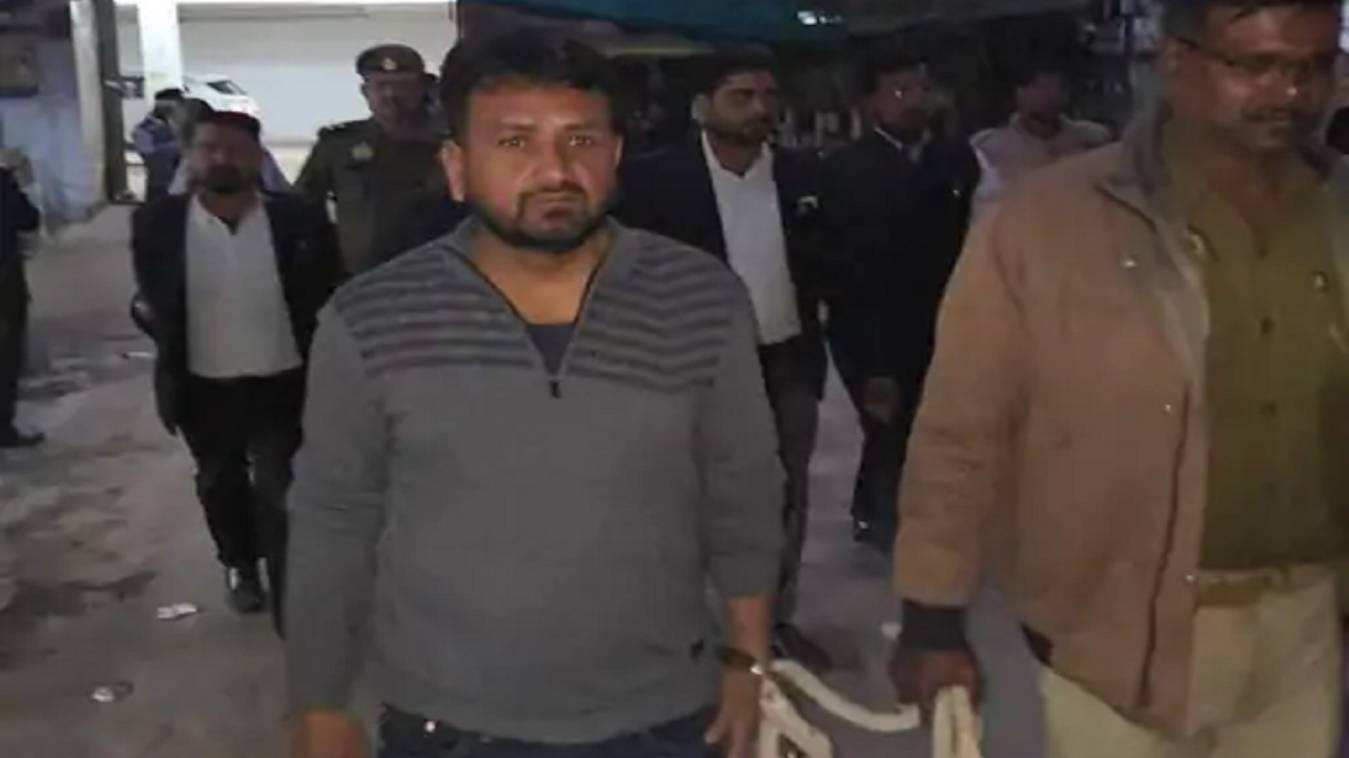 टॉप-10 अपराधियों में शामिल रंगदारी के मामले में अभिषेक सिंह हनी को मिली जमानत, व्यापारी को धमकाकर मांगे थे एक लाख, पहले से आरोपी पर है 34 केस दर्ज 