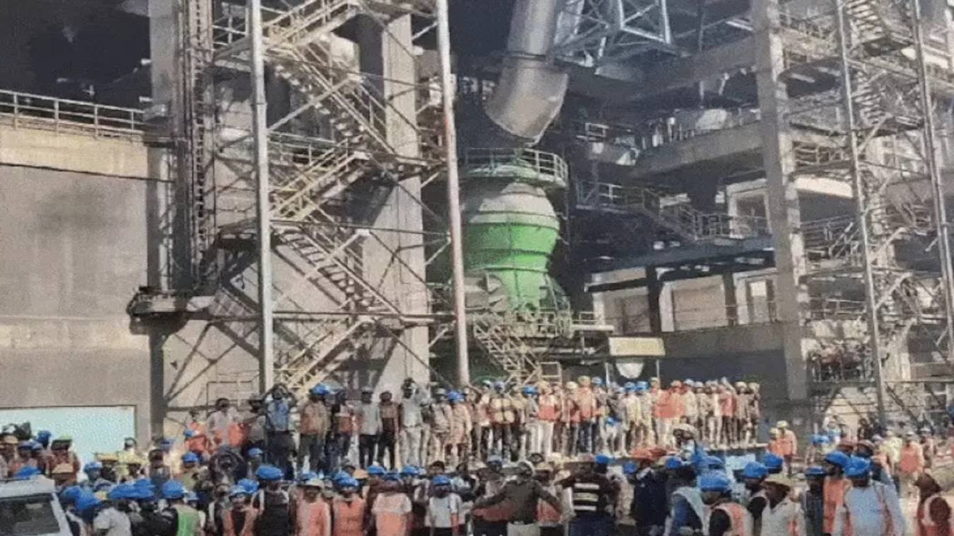 पन्ना जेके सीमेंट प्लांट में निर्माणाधीन स्लैब धराशयी, मलबे में दबकर 5 मजदूरों की मौत, 50 से ज्यादा घायल