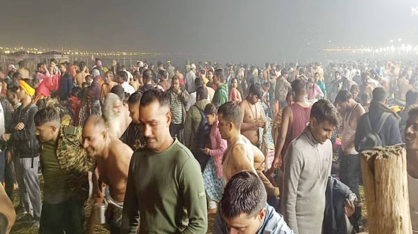  संगम तट पर उमड़ा आस्था का महासागर