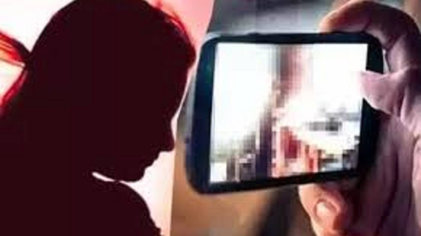  किशोरी से दुष्कर्म कर वीडियो बनाकर किया वायरल, कोर्ट के आदेश पर 10 माह बाद आरोपी के ख़िलाफ़ हुआ मुकदमा 