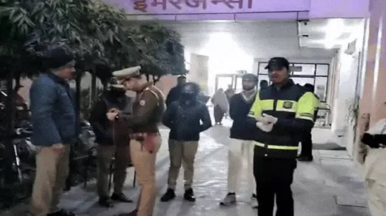 Moradabad:  फंदे पर लटकी मिली टीचर की लाश, 'पापा ने मम्मी को लटका दिया...बात नहीं कर रहीं', 4 साल की बेटी ने नानी को वीडियो कॉल कर बताई पूरी सच्चाई