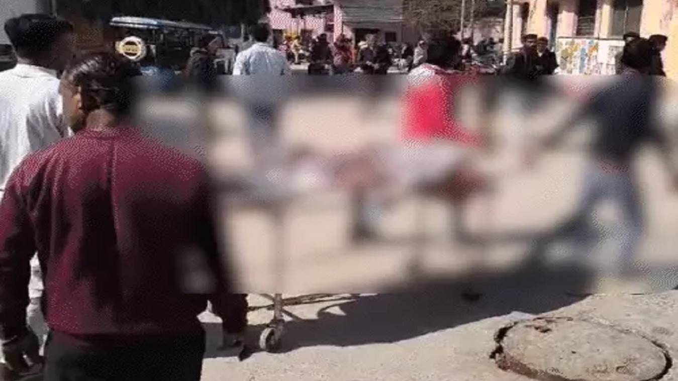 बरेली की मांझा फैक्ट्री में ब्लास्ट: तीन के उड़े चीथड़े, मालिक का हाथ कटकर 5 फीट दूर गिरा, शीशा ग्राइंडिंग के दौरान हुआ धमाका