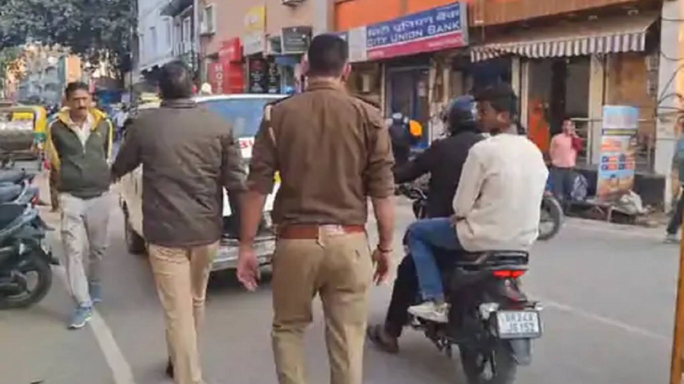 बालकनी में छात्रा के सुसाइड मामले में हॉस्टल संचालक के विरुद्ध एफआईआर