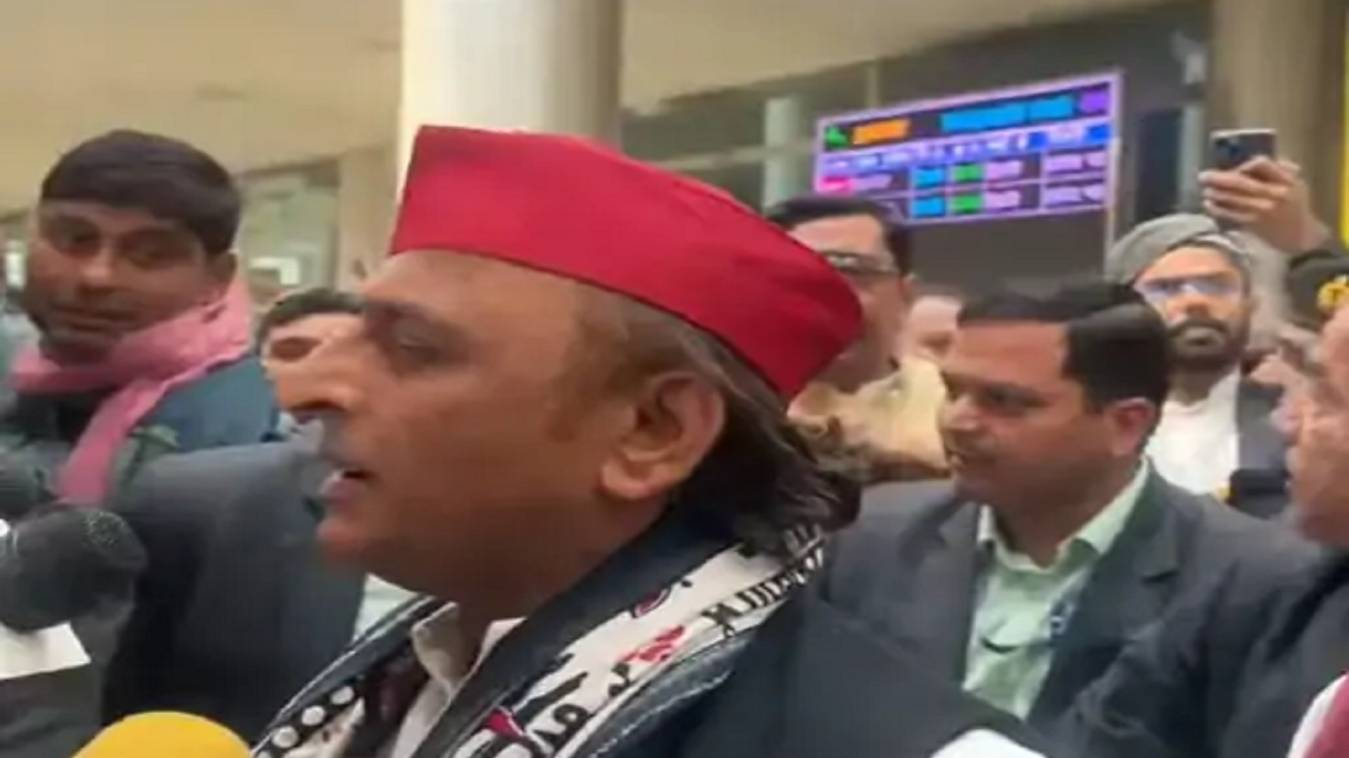 वाराणसी पहुंचे अखिलेश यादव,महाकुंभ के आंकड़ों को लेकर सरकार पर कसा तंज, कहा-50 नहीं 60 करोड़ लोग आए हैं, जाम से लोग परेशान