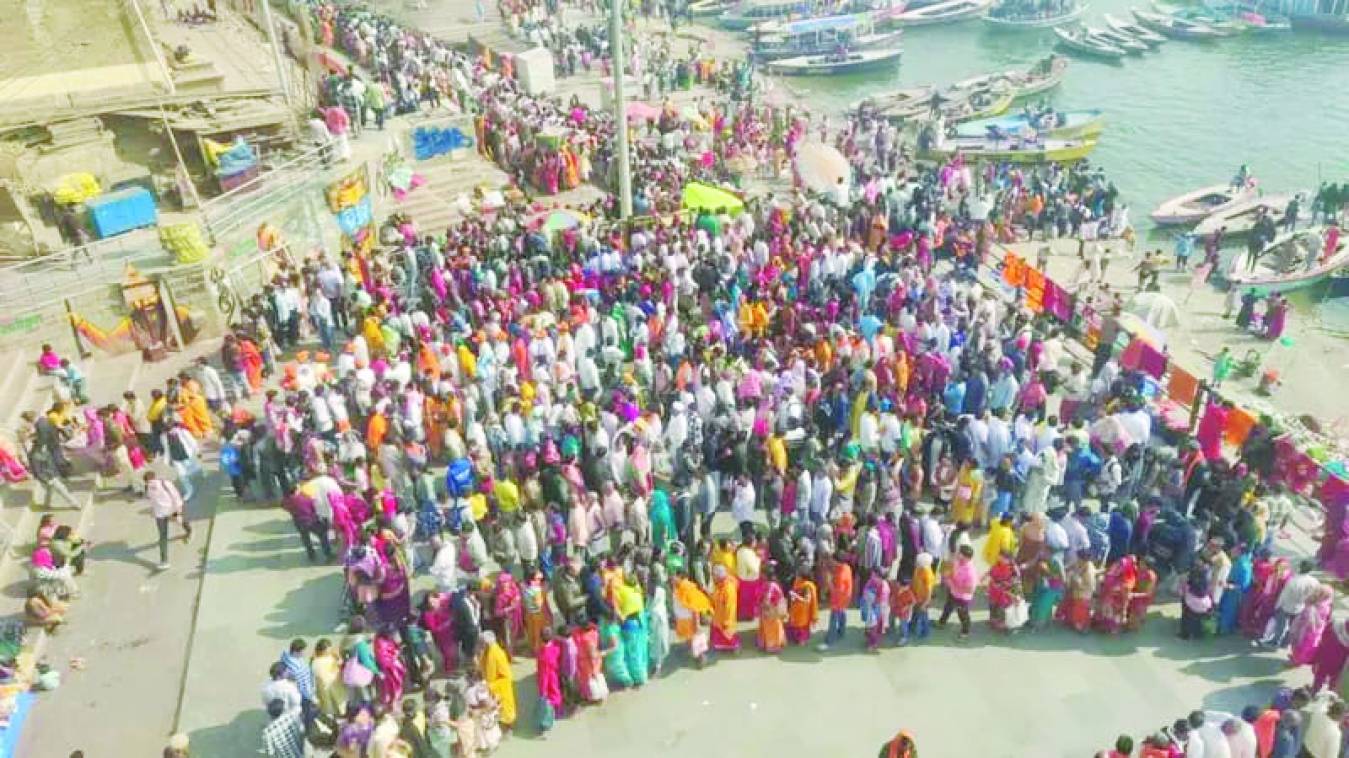 प्रयागराज से काशी तक अटूट कतार