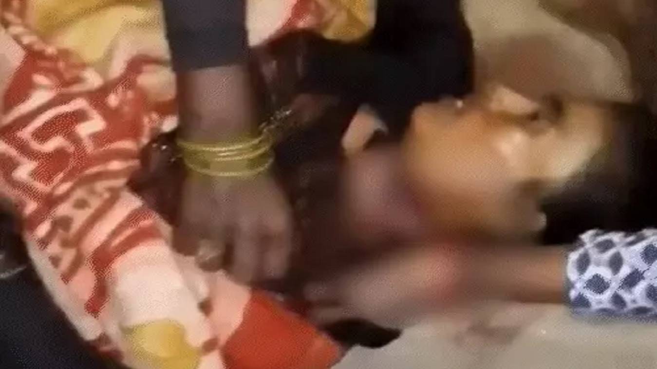 पत्नी को मायके से बुलाकर पति ने दरांती से रेता गला, 15 मिनट तक तड़पती रही