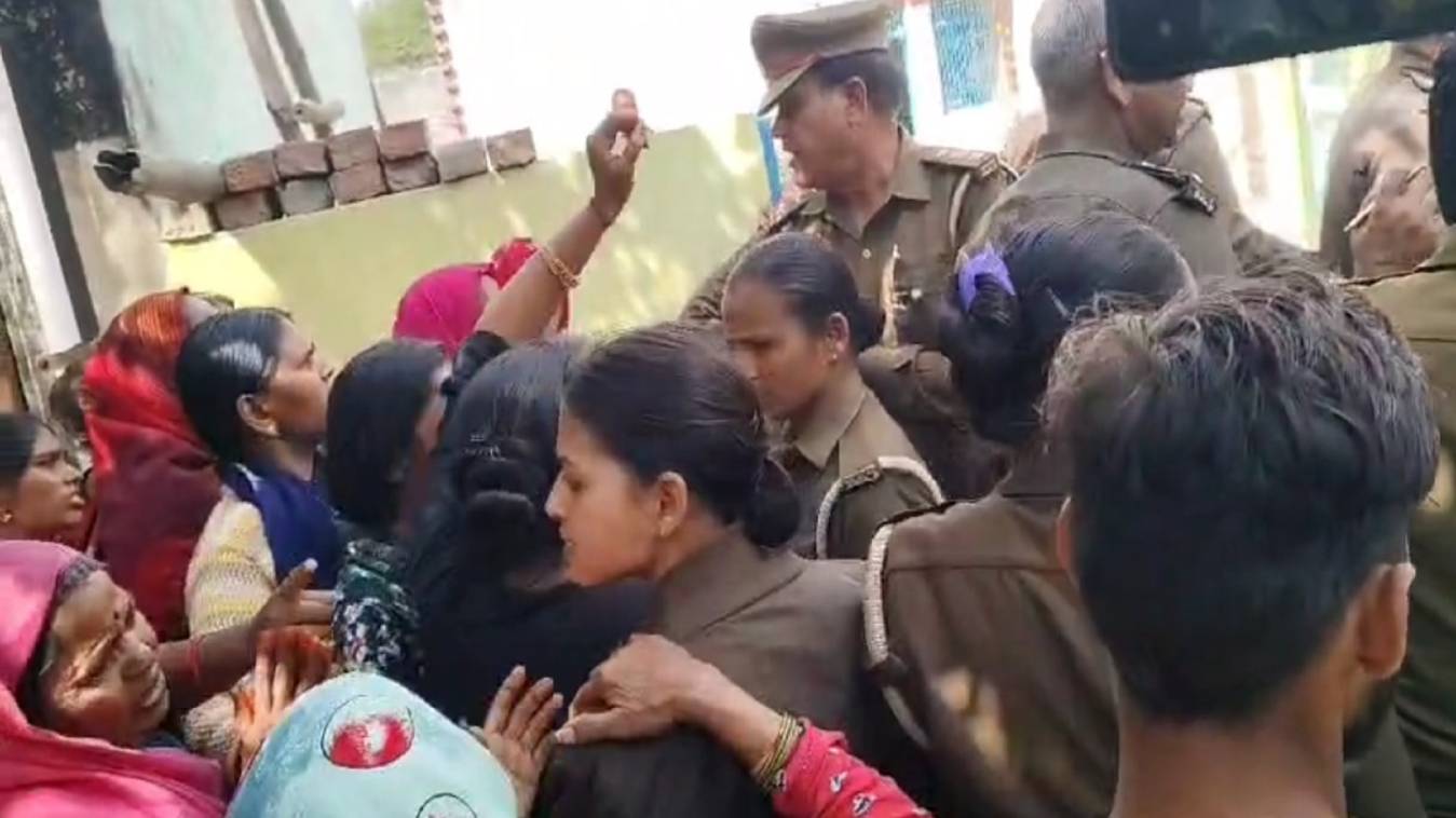 मथुरा में ऑक्सीजन सिलेंडर फटने से एक महिला की मौत, 2 की हालत गंभीर