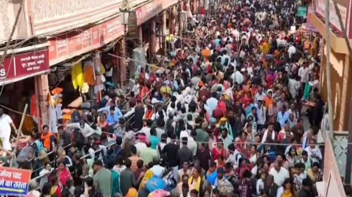 महाशिवरात्रि पर काशी में उमड़ा श्रद्धालुओं का हुजूम, 25 लाख आएंगे भक्त, VIP और स्पर्श दर्शन रोक 