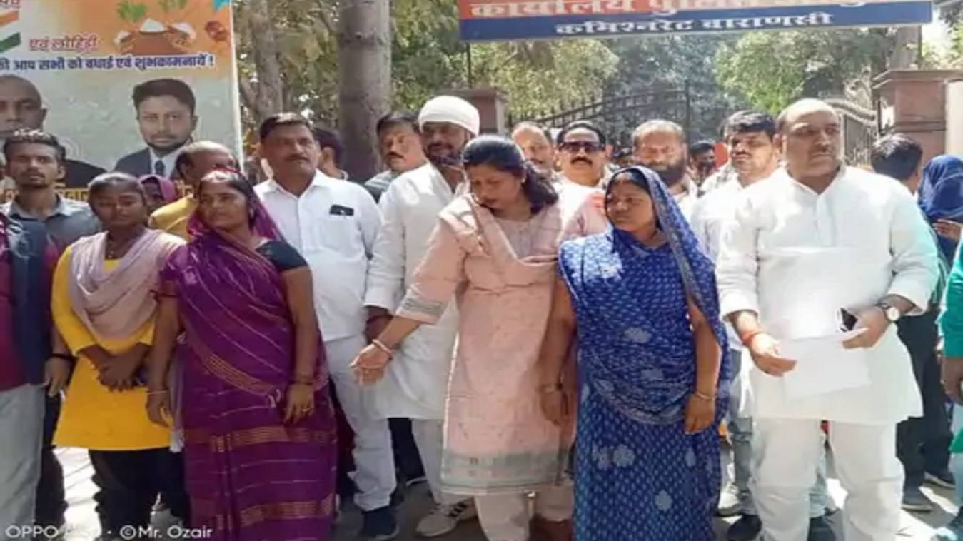 लाठीचार्ज के विरोध में सीपी से मिलने पहुंचे कांग्रेसी, BLW प्रवेश मार्ग बंद किए जाने के विरोध में सौंपा ज्ञापन