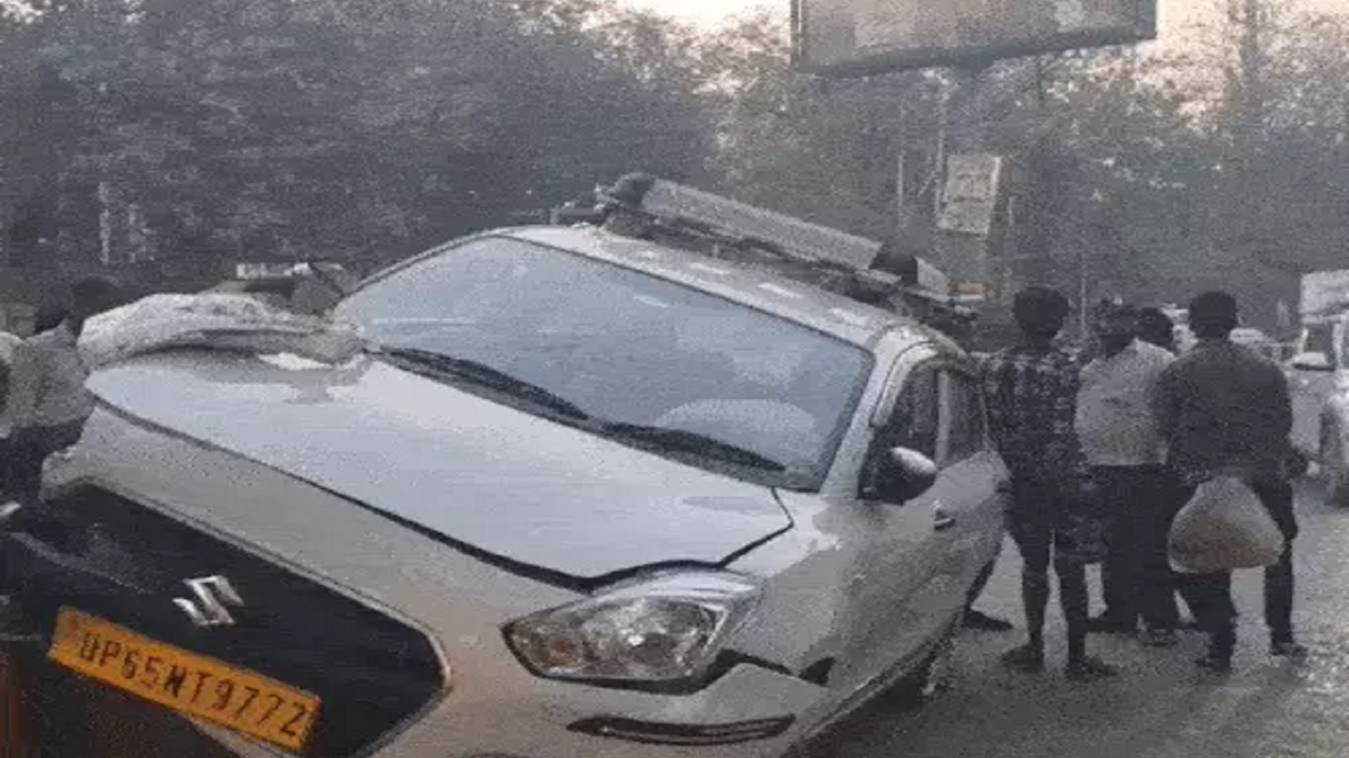 वाराणसी में सड़क हादसा: डिवाइडर पर चढ़ी अनियंत्रित कार, ड्राइवर के सिर में आयी चोट