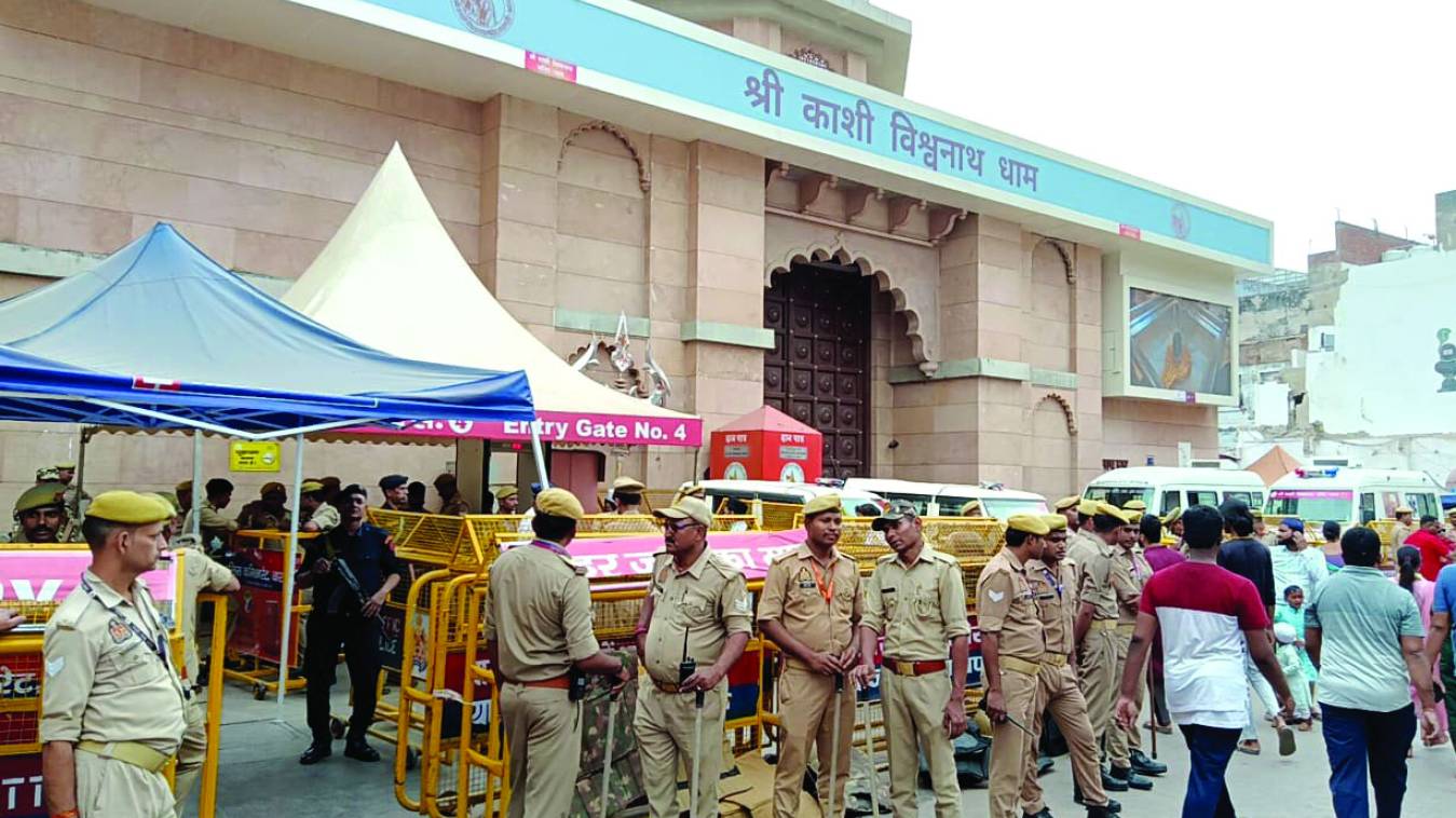 काशी में जुमे की नमाज को लेकर अलर्ट रही पुलिस