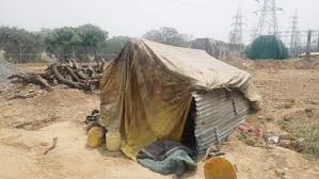  ट्रक से कुचलकर परिवार के तीन बच्चों समेत चार की मौत