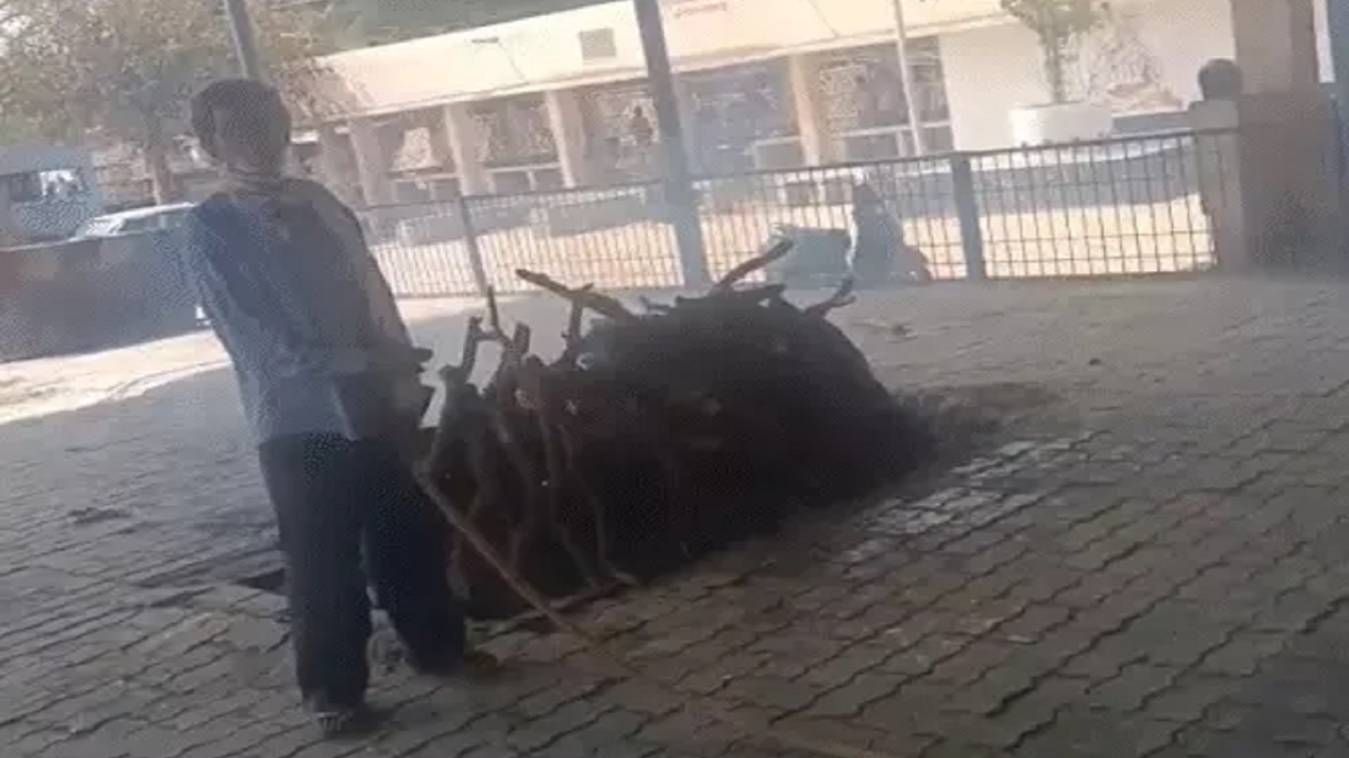 पुलिस ने जलती चिता से बाहर निकाली लाश, पति की लाश देखकर पत्नी बोली- हत्या की गई, सिर से खून बह रहा था