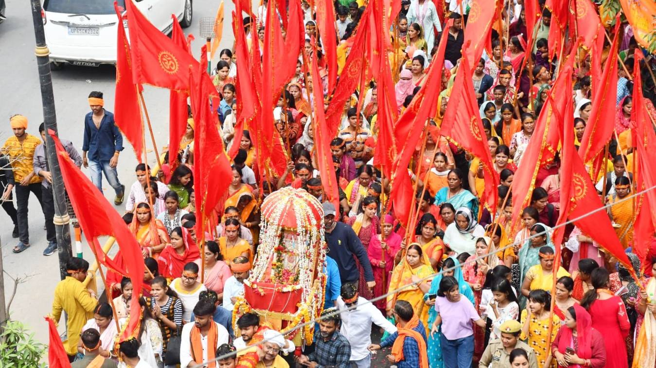 हनुमान यात्रा की धूम, काशी गयी झूम