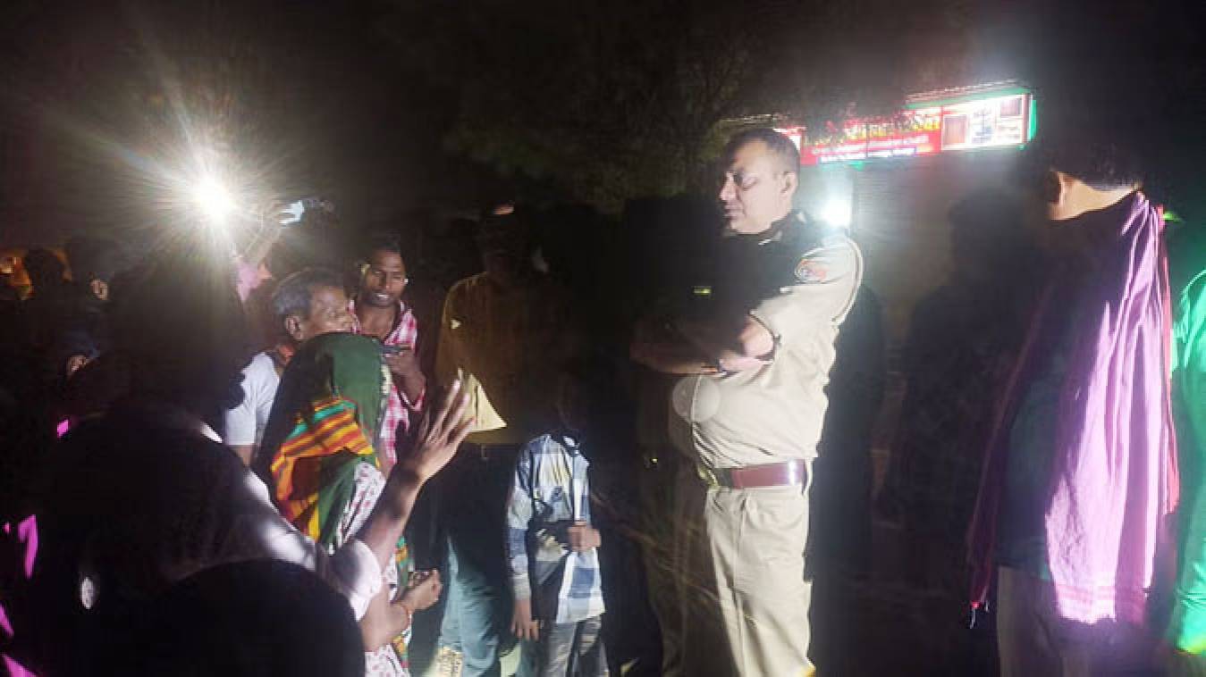 दर्दनाक हादसा: घर के बाहर सो रहे परिवार को कार ने कुचना, मां-बेटी की मौत