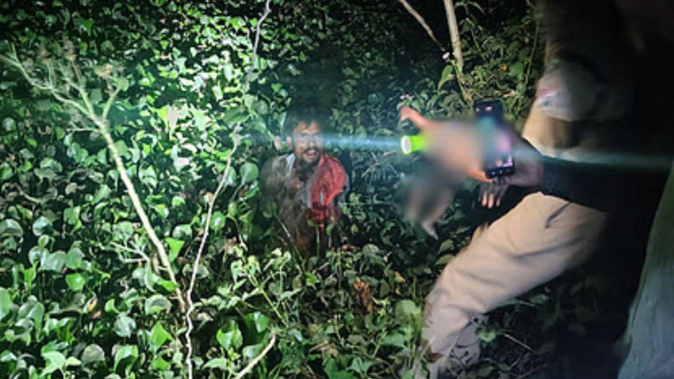 जौनपुर में बच्चा चोरी कर भाग रहे चोर ने शिशु को तालाब में फेंका, मौत