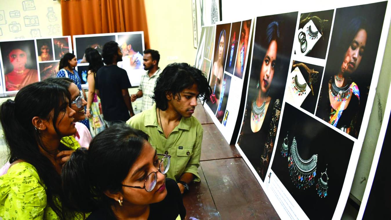 फोटोग्राफी प्रदर्शनी : क्रिएटिविटी और तकनीक का संगम