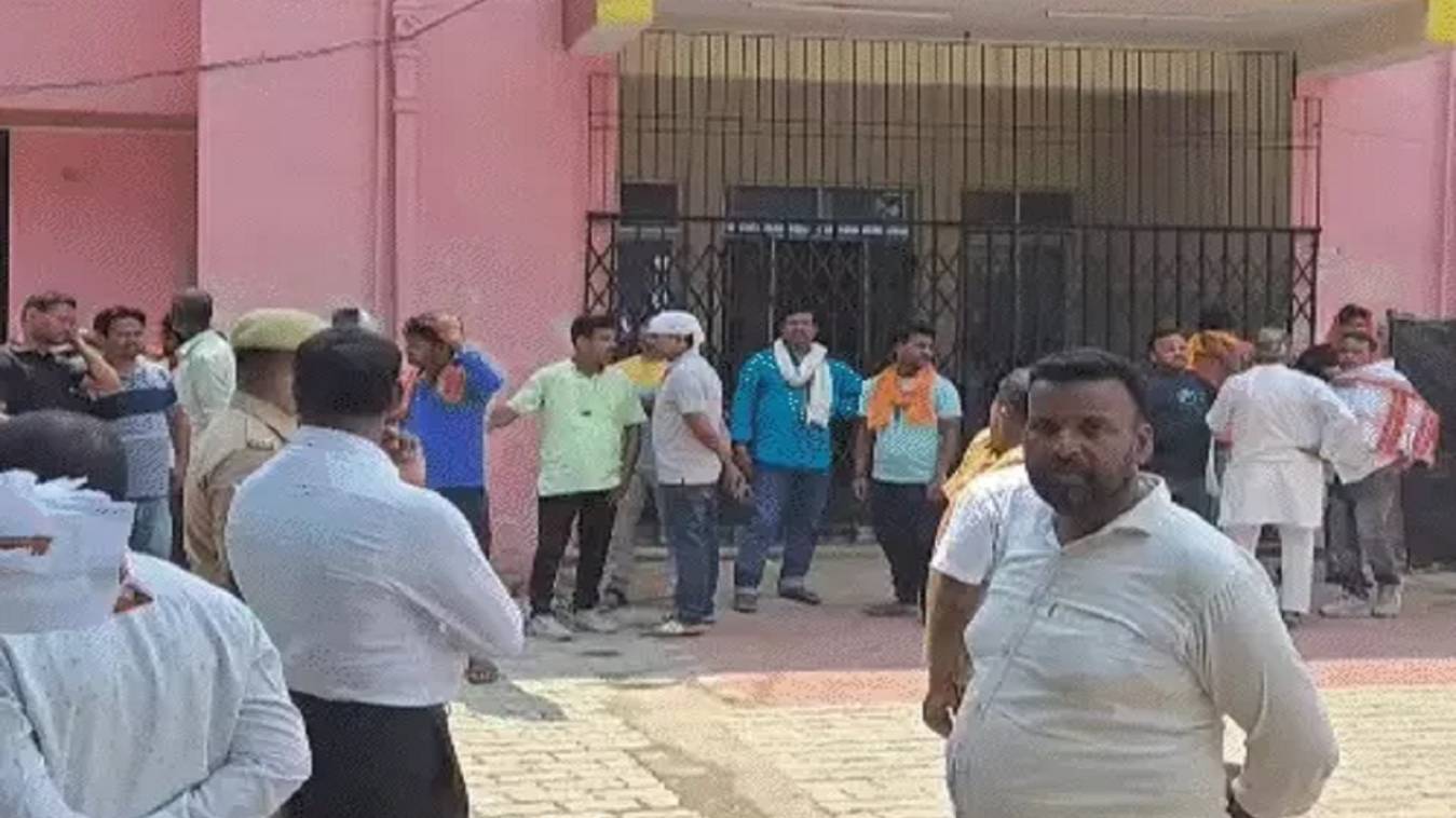 वाराणसी के सीपी आवास पर होमगार्ड ने लगाई फांसी