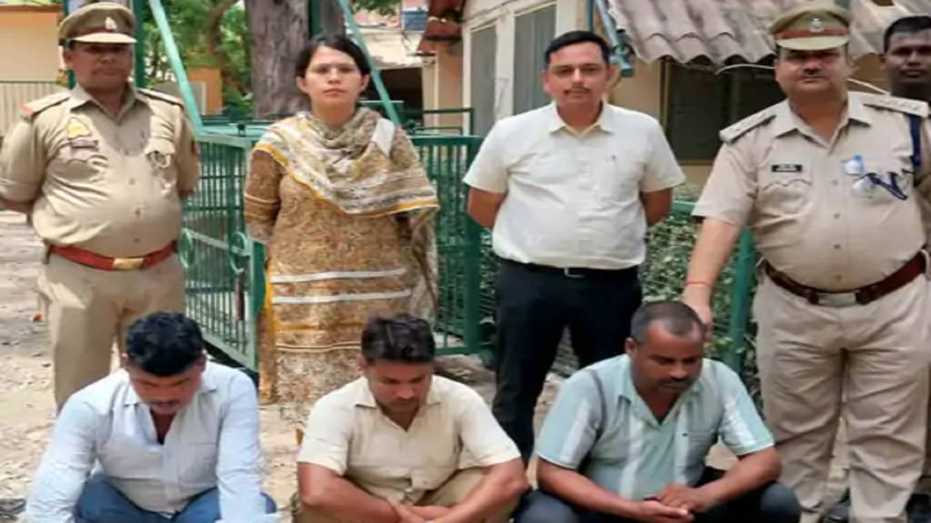  वाराणसी में वन विभाग की टीम ने पकड़ी प्रतिबंधित पक्षियां, तीन गिरफ्तार