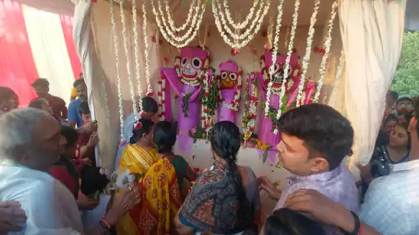 भक्तों के प्रेम में भीगकर भगवान होंगे बीमार : 108 कलश गंगाजल से भगवान जगन्नाथ को कराया देव स्नान, 14 दिनों तक काढ़े का करेंगे सेवन